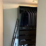 Modern 2 Bedrooms & Private Balcony شقة