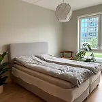 Modern 2 Bedrooms & Private Balcony شقة أوسلو