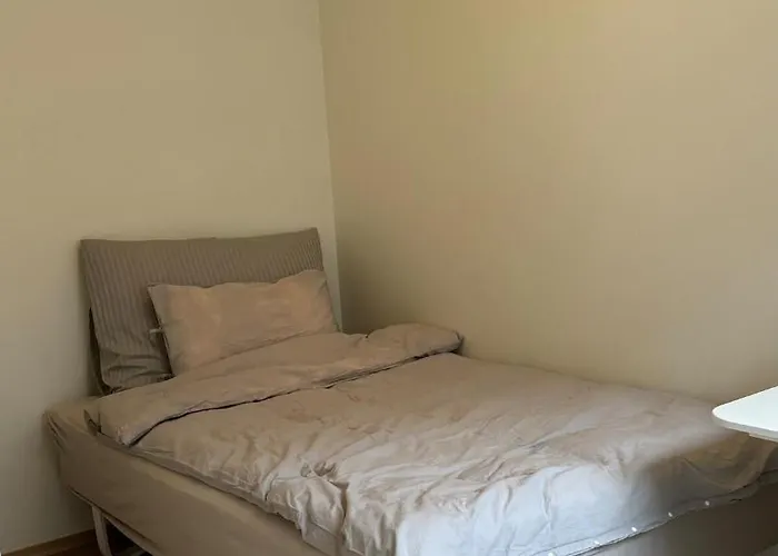 Modern 2 Bedrooms & Private Balcony דירה *