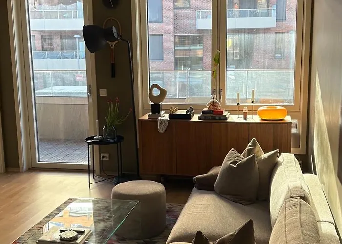 Modern 2 Bedrooms & Private Balcony *