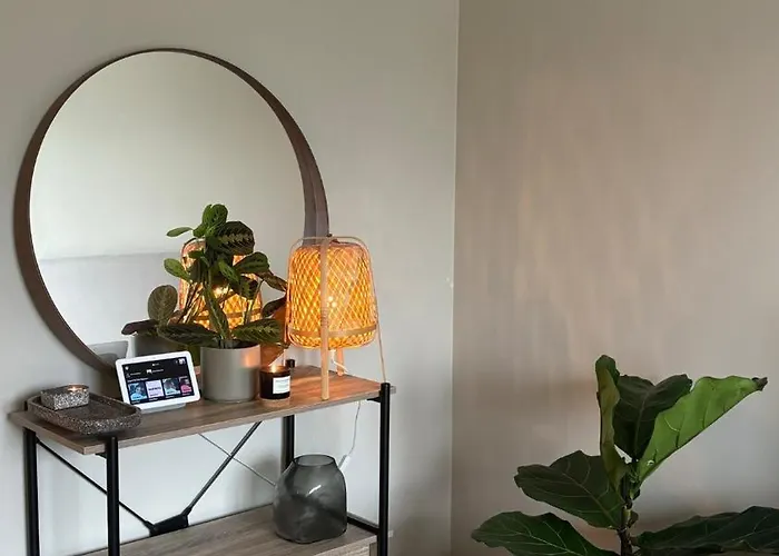 Modern 2 Bedrooms & Private Balcony דירה *
