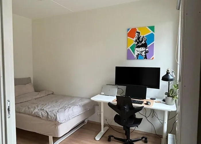 Modern 2 Bedrooms & Private Balcony
