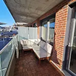 Modern 2 Bedrooms & Private Balcony *