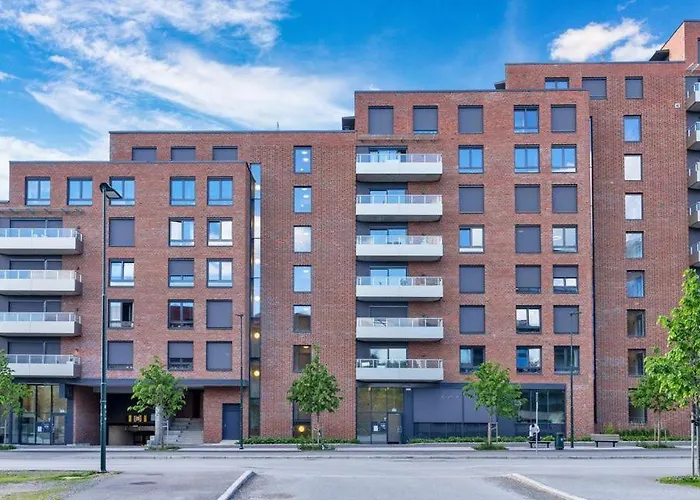 Modern 2 Bedrooms & Private Balcony
