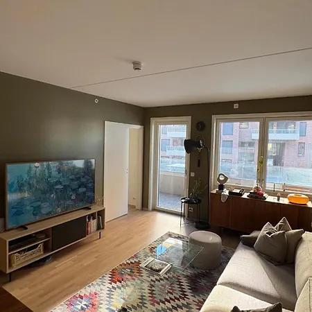 Modern 2 Bedrooms & Private Balcony * Oslo